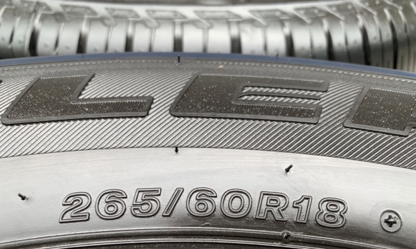 ยางป้ายแดง 265-60-18 Bridgestone ปี 19 สวยๆ ตุ่มเด้งๆทุกเส้น ยางป้ายแดง 265-60-18 Bridgestone ปี 19 สวยๆ ตุ่มเด้งๆทุกเส้น