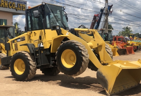 ขายรถตักล้อยาง KOMATSU WA100-5 นำเข้าเองจากญี่ปุ่น สภาพสวยพร้อมใช้งาน มีVDOการทำงานครับ