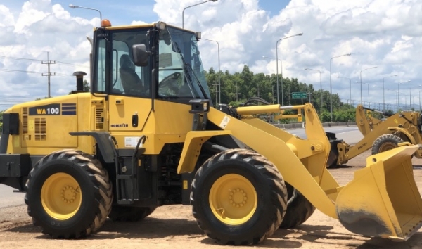 ขายรถตักล้อยาง KOMATSU WA100-5 นำเข้าเองจากญี่ปุ่น สภาพสวยพร้อมใช้งาน มีVDOการทำงานครับ