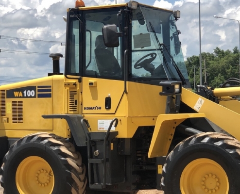 ขายรถตักล้อยาง KOMATSU WA100-5 นำเข้าเองจากญี่ปุ่น สภาพสวยพร้อมใช้งาน มีVDOการทำงานครับ