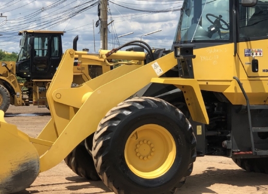 ขายรถตักล้อยาง KOMATSU WA100-5 นำเข้าเองจากญี่ปุ่น สภาพสวยพร้อมใช้งาน มีVDOการทำงานครับ