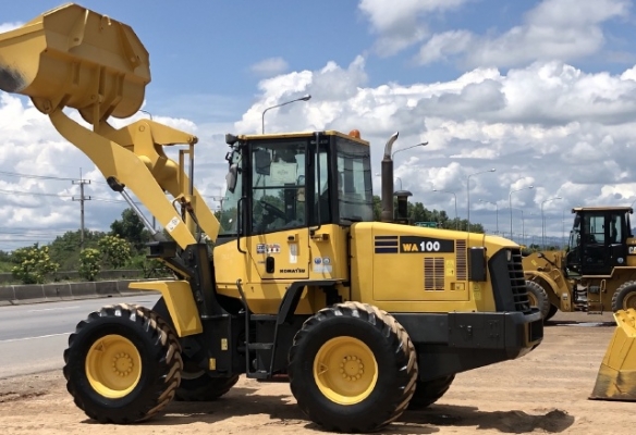ขายรถตักล้อยาง KOMATSU WA100-5 นำเข้าเองจากญี่ปุ่น สภาพสวยพร้อมใช้งาน มีVDOการทำงานครับ