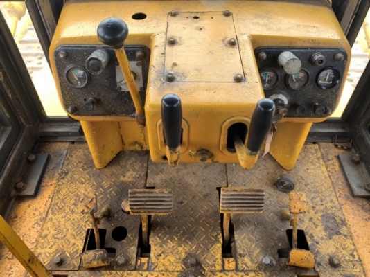 ขายรถดันดิน KOMATSU D60P-6 นำเข้าเองจากญี่ปุ่น สภาพสวยพร้อมใช้ มีVDOการทำงานครับ