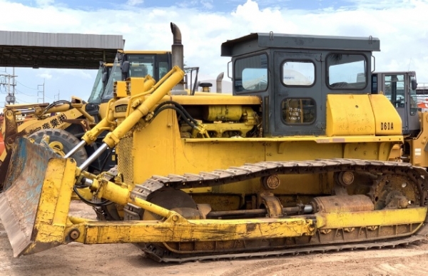 ขายรถดันดิน KOMATSU D60P-6 นำเข้าเองจากญี่ปุ่น สภาพสวยพร้อมใช้ มีVDOการทำงานครับ