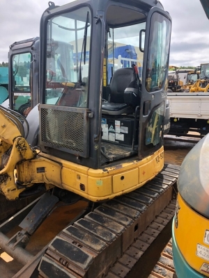 ขายรถขุด KOMATSU PC40MR-2 นำเข้าเองจากญี่ปุ่น สภาพสวยพร้อมใช้ ถึงเร็วนี้ครับ