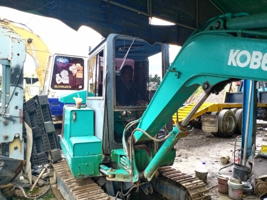 ขายด่วน แบ็คโคร KOBELCO SK30 ตู้เก๋ง สภาพพร้อมลุยงาย เครื่องปั้มดีเยี่ยม รถสมบูรณ์ สลักแน่นๆ สนใจสอบถามไว้ใช้งาน 093 0764943  คุณ ตั้ม