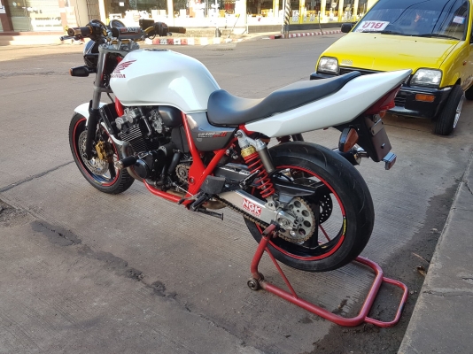 ขาย HONDA CB400 TECH2 ปี2003 กุญแจชิฟ เดิมๆ สีสวย ท่อแต่งฟลูไทเทเนียม แฮนด์บาร์ กันล้ม อินวอยส์ สรรพ