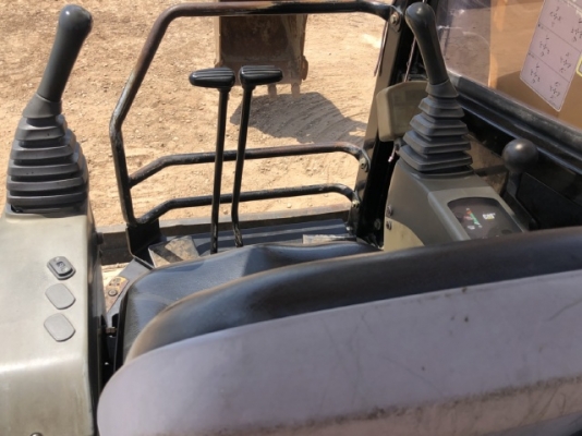 ขายรถขุด CAT 305SR คอนโทรลสั้น ปั๊มนิ้ว นำเข้าเองจากญี่ปุ่น สภาพสวยพร้อมใช้ มีVDOการทำงานครับ