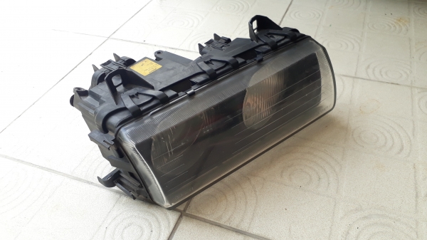 โคมไฟหน้า BMW E36 แท้ ข้างขวา