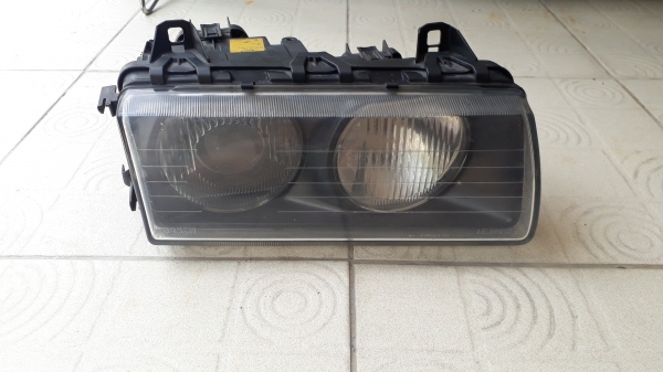 โคมไฟหน้า BMW E36 แท้ ข้างขวา
