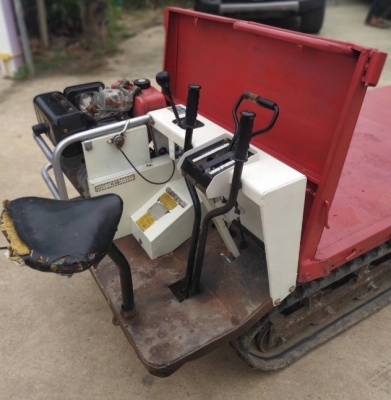 ขายรถบรรทุกตีนตะขาบ ดีเซล11แรงนั่งขับ เก่าญี่ปุ่น