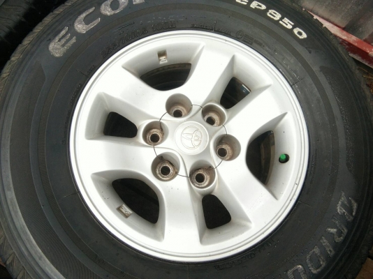 ขายแม็ก TOYOTA พร้อมยางบริดจสโตน 255/70R15 ชุดนี้สวยมากครับ ใช้งานมาน้อยมาก ชุด 6500