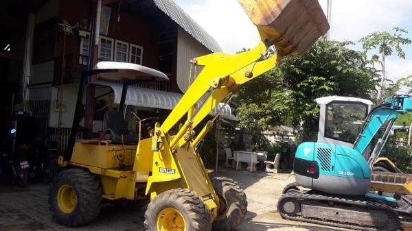 SALE FROM JAPAN *รถตักล้อยางTCM-810A-2:รุ่นใหม่*(เทียบเท่า WA30 -WA40:รุ่น5) /รุ่นเอวอ่อน(เลี้ยวเอว)สินค้าเก่านอก