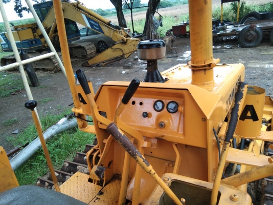 ขายแทรคเตอร์ KOMATSU D20P-5 ตีนเป็ด ใบมีดสไลด์