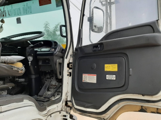 Isuzu 270 แรง ปี 51 สิบล้อหัวลาก เดิมๆ ไม่เคยมีอุบัติเหตุ ยางเต็ม 10 เส้น พร้อมใช้งาน ทะเบียนพร้อม