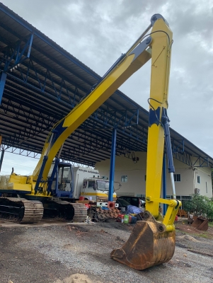 รถแบคโฮ บูมยาว แขนยาว ยี่ห้อKobelco รุ่นSk220-3 ได้ทั้งชุดแขนยาวพร้อมชุดแขนสั้นทั้ง2ชุด