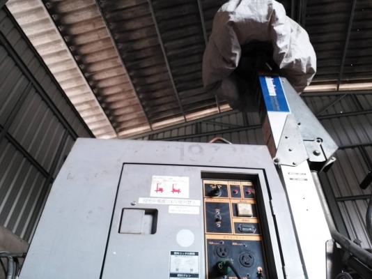 สปอร์ตไลท์ต ยี่ห้อ SHINDAIWA เครื่องยนต์ 5.5 แรง ดีเซล ปั่นไฟได้ 110 V ราคา 25,000 บาท