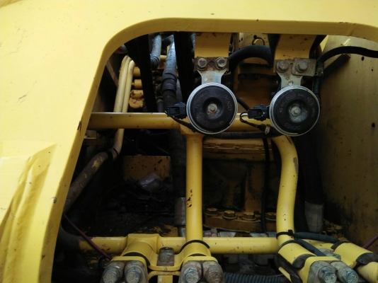 ขายKOMATSU PC200-8 ปี59 เอกสารเล่มทะเบียนราคา 1,450,000