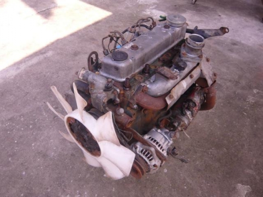 ขายเครื่องยนต์ดีเซลนิสสัน sd23 พร้อมใช้