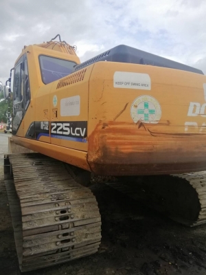 ขาย 650,000 DOOSAN SOLAR225LC-V ไฟฟ้าครบ  เครื่องดี ปั้มแรง เอวแน่น ช่วงล่างเต็ม รถสวยสภาพพร้อมใช้งาน เอกสารเล่มทะเบียน รถอยู่ อยุธยา 090-772-3710 090-772-3708