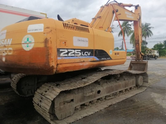 ขาย 650,000 DOOSAN SOLAR225LC-V ไฟฟ้าครบ  เครื่องดี ปั้มแรง เอวแน่น ช่วงล่างเต็ม รถสวยสภาพพร้อมใช้งาน เอกสารเล่มทะเบียน รถอยู่ อยุธยา 090-772-3710 090-772-3708