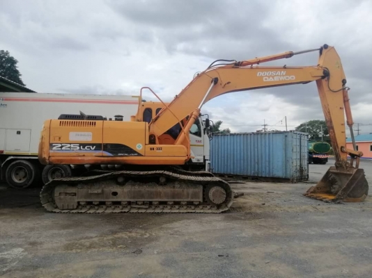 ขาย 650,000 DOOSAN SOLAR225LC-V ไฟฟ้าครบ  เครื่องดี ปั้มแรง เอวแน่น ช่วงล่างเต็ม รถสวยสภาพพร้อมใช้งาน เอกสารเล่มทะเบียน รถอยู่ อยุธยา 090-772-3710 090-772-3708