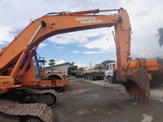 ขาย 650,000 DOOSAN SOLAR225LC-V ไฟฟ้าครบ  เครื่องดี ปั้มแรง เอวแน่น ช่วงล่างเต็ม รถสวยสภาพพร้อมใช้งาน เอกสารเล่มทะเบียน รถอยู่ อยุธยา 090-772-3710 090-772-3708