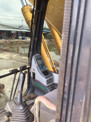 ขาย 1,090,000 KOMATSU pc 200-7 เล่มทะเบียนภาษีไม่ขาด ไฟฟ้าครบ เครื่องดี ปั้มแรง เอวแน่น ช่วงล่างเต็ม แอร์เย็น รถสวยพร้อมใช้เอกสารพร้อมโอน  รถอยู่ กทม. 090-772-3710 090-772-3708