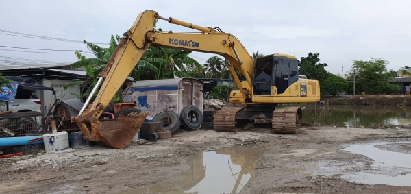 ขาย 1,090,000 KOMATSU pc 200-7 เล่มทะเบียนภาษีไม่ขาด ไฟฟ้าครบ เครื่องดี ปั้มแรง เอวแน่น ช่วงล่างเต็ม แอร์เย็น รถสวยพร้อมใช้เอกสารพร้อมโอน  รถอยู่ กทม. 090-772-3710 090-772-3708