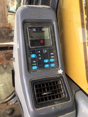 ขาย 1,090,000 KOMATSU pc 200-7 เล่มทะเบียนภาษีไม่ขาด ไฟฟ้าครบ เครื่องดี ปั้มแรง เอวแน่น ช่วงล่างเต็ม แอร์เย็น รถสวยพร้อมใช้เอกสารพร้อมโอน  รถอยู่ กทม. 090-772-3710 090-772-3708