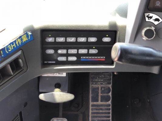 ขายรถตักล้อยาง KOMATSU WA80-3 นำเข้าเองจากญี่ปุ่น สภาพสวยพร้อม มีVDOการทำงานครับ