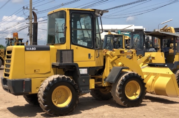ขายรถตักล้อยาง KOMATSU WA80-3 นำเข้าเองจากญี่ปุ่น สภาพสวยพร้อม มีVDOการทำงานครับ