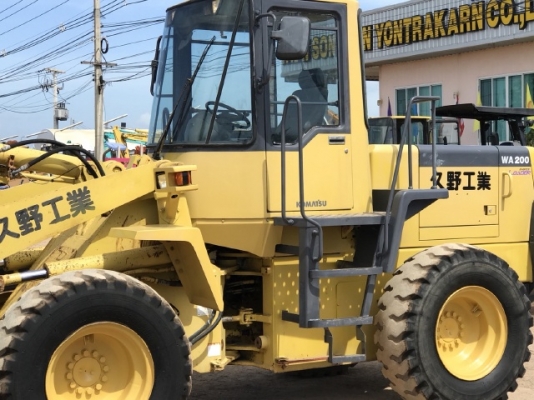 ขายรถตักล้อยาง KOMATSU WA200-3 รถนอกนำเข้าจากญี่ปุ่น สภาพสวยพร้อมใช้ มีVDOการทำงานครับ