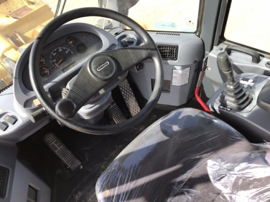 ขายรถตักล้อยาง KOMATSU WA200-5 (6,xxx ชั่วโมง) นำเข้าเองจากญี่ปุ่น สภาพสวยพร้อมใช้ มีVDOการทำงานครับ