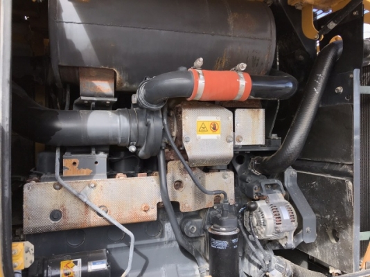 ขายรถตักล้อยาง KOMATSU WA200-5 (6,xxx ชั่วโมง) นำเข้าเองจากญี่ปุ่น สภาพสวยพร้อมใช้ มีVDOการทำงานครับ