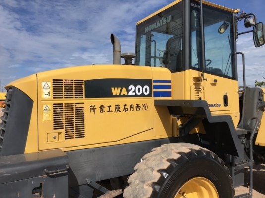 ขายรถตักล้อยาง KOMATSU WA200-5 (6,xxx ชั่วโมง) นำเข้าเองจากญี่ปุ่น สภาพสวยพร้อมใช้ มีVDOการทำงานครับ