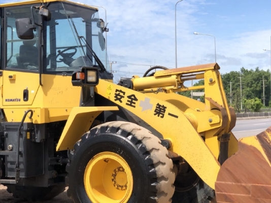 ขายรถตักล้อยาง KOMATSU WA270-6 ปี 2012 นำเข้าเองจากญี่ปุ่น สภาพสวยพร้อมใช้งาน มีVDOการทำงานครับ