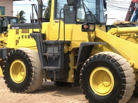 ขายรถตักล้อยาง KOMATSU WA300-3E นำเข้าเองจากญี่ปุ่น สภาพสวยพร้อมใช้ มีVDOการทำงานครับ