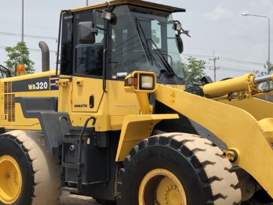 ขายรถตักล้อยาง KOMATSU WA320-6 รถนอกนำเข้าเองจากญี่ปุ่น สภาพสวยพร้อมใช้ มีVDOการทำงานครับ