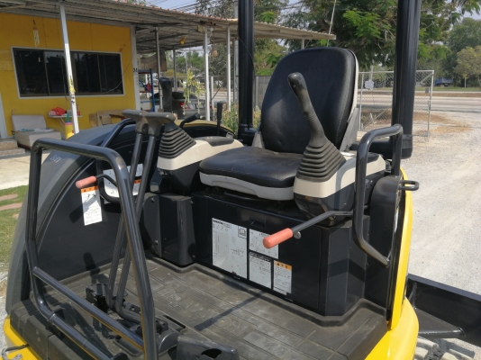 มาใหม่ ถึงไทยแล้วคับ KOMATSU PC 30MR-2 จากญี่ปุ่น สวยมาก โทร.090-986-2521 อ๊อบ