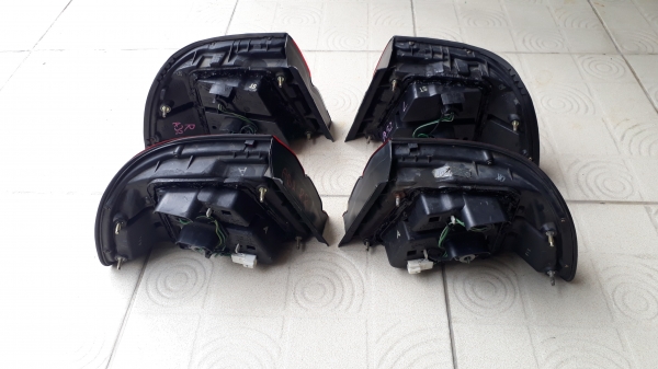 เศษไฟท้าย NISSAN CIFIRO A32 ข้างซ้าย แท้
