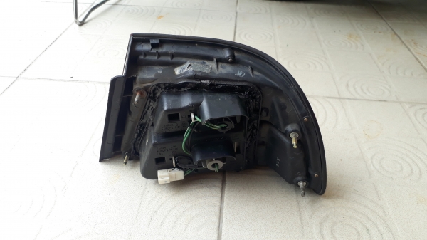 เศษไฟท้าย NISSAN CIFIRO A32 ข้างซ้าย แท้