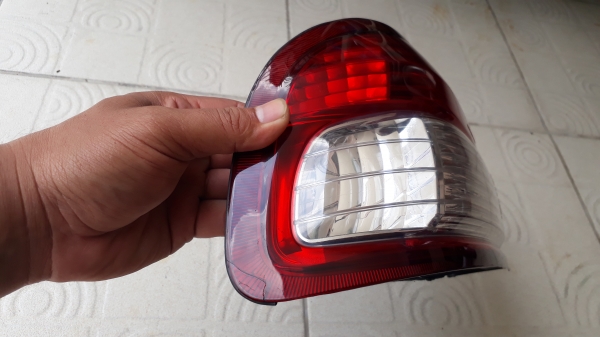 เศษไฟท้าย NISSAN CIFIRO A32 ข้างซ้าย แท้