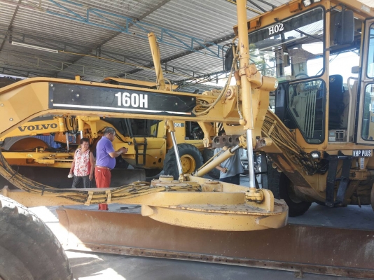 ขายรถเกรดCAT160H เอกสารเล่มทะเบียนราคา 3,500,000