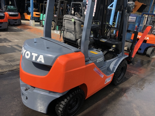 ขายรถตักยางพารา ขายรถตักยางพารา