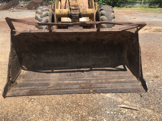 ขายรถตักล้อยางKOMATSU 510 เอกสารเล่มทะเบียนราคา 400,000
