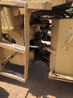 ขายรถตักล้อยางKOMATSU 510 เอกสารเล่มทะเบียนราคา 400,000