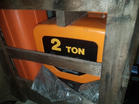 ขายถูกๆ รอกไฟฟ้าฮิตาชิ (ใหม่-เก่านอก-แห้งญี่ปุ่น) 2ตัน  สภาพดี ทนทานแน่นอนครับ