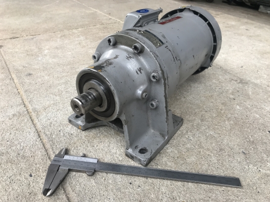 ขายมอเตอร์เกียร์ Cycro drive Sumitomo 1HP. 380V made in Japan อัตราทด 1:43 เพลาออกประมาณ 33รอบต่อนาที สภาพสวยเดิมๆ หมุนนิ่ม พร้อมใช้งาน ราคา 4,300 บาท