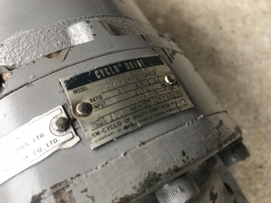 ขายมอเตอร์เกียร์ Cycro drive Sumitomo 1HP. 380V made in Japan อัตราทด 1:43 เพลาออกประมาณ 33รอบต่อนาที สภาพสวยเดิมๆ หมุนนิ่ม พร้อมใช้งาน ราคา 4,300 บาท